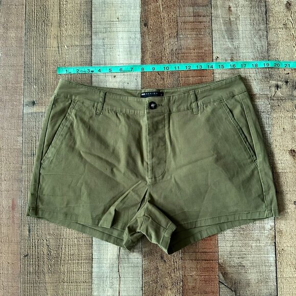 ASOS Design men’s Skinny Chino shorter shorts in khaki W34 - Picture 2 of 8